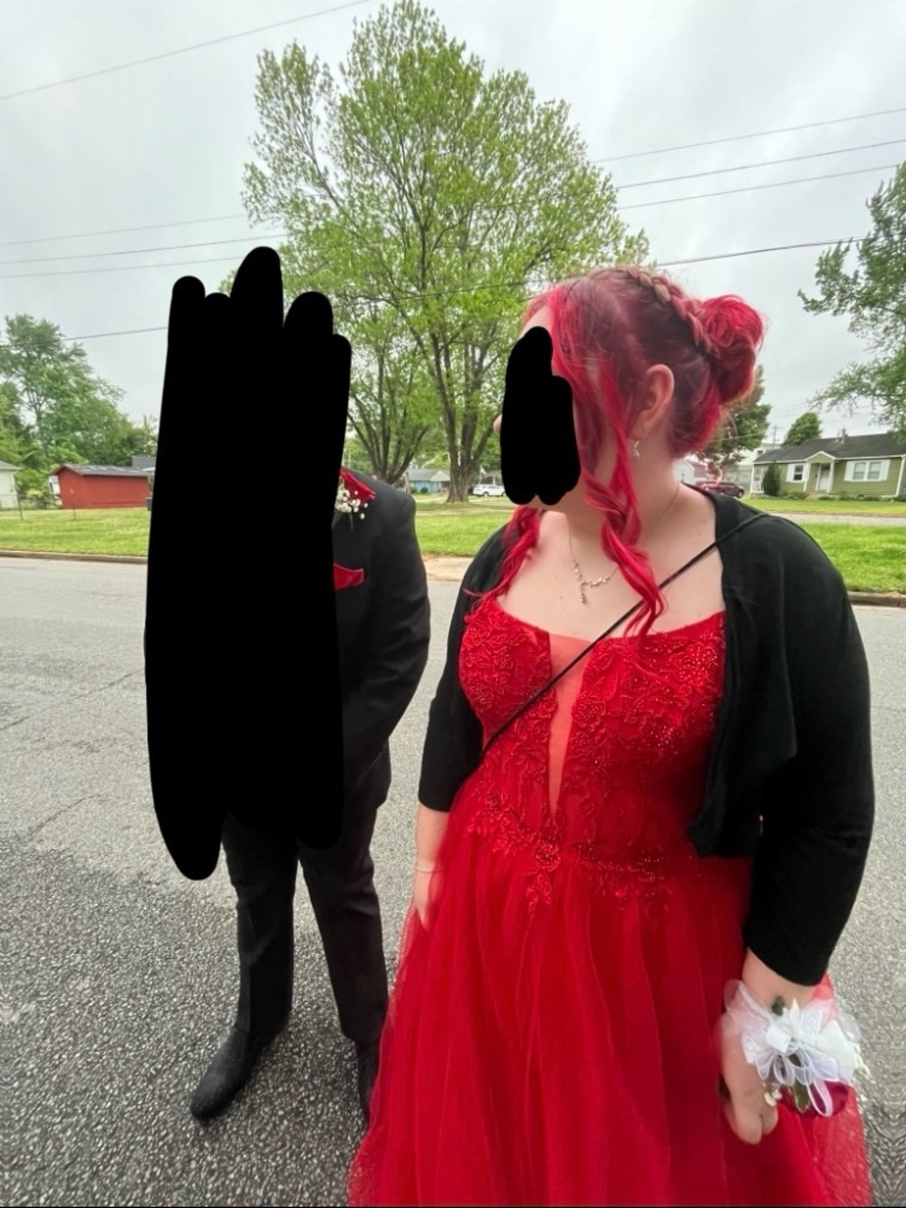 David's Bridal Red Tulle Ball Gown for Girls - Picture 3 of 4